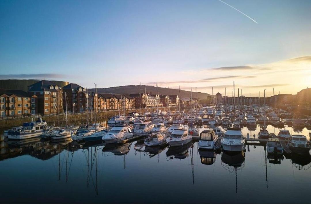 Swansea Marina Apartment ภายนอก รูปภาพ